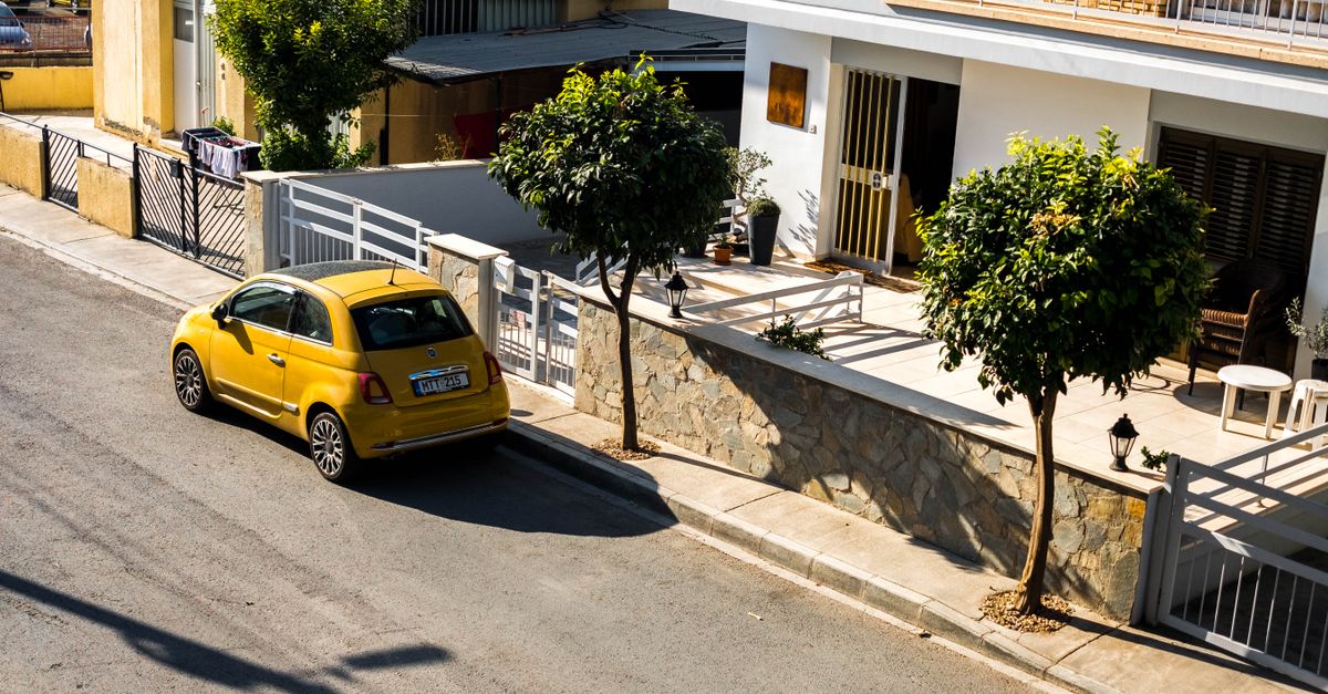 Garagem ou rua: efeito no seguro e na conservação